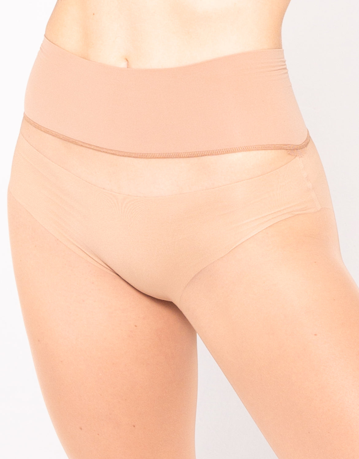 Sheer 01 nude run-resistant tights by Les Belles